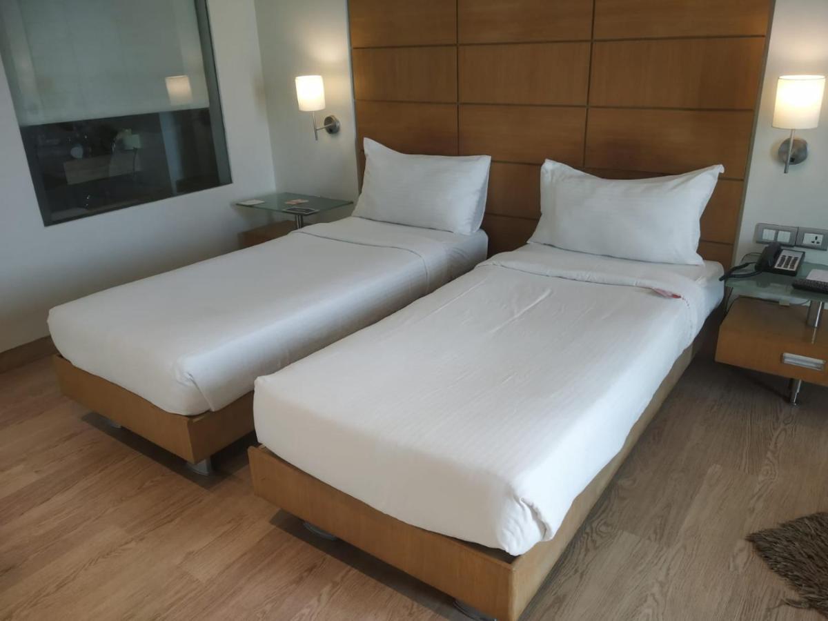 Mirage 2025 hotel pillows